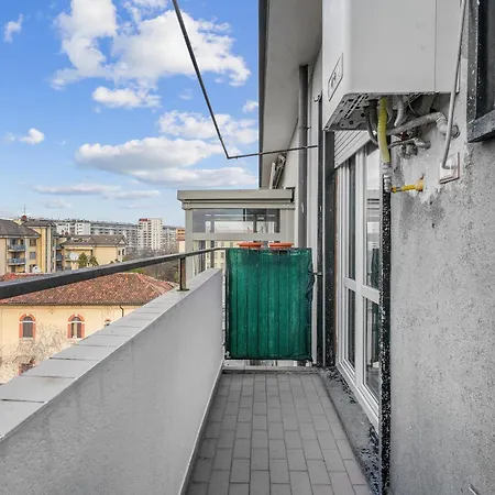 Rog27-Large Apartment With Transport Close To Home--2